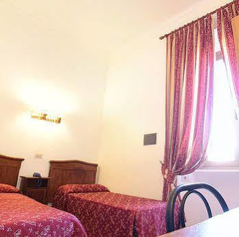Hotel Euro Quiris Рим Экстерьер фото